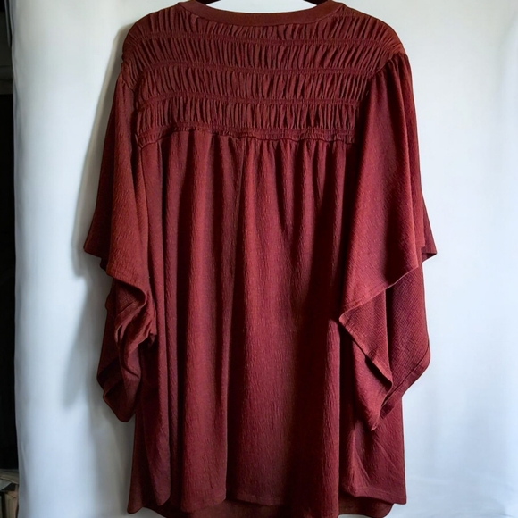 Torrid Purple burgundy top short flowy sleeves ruched neckline and back - Picture 3 of 8